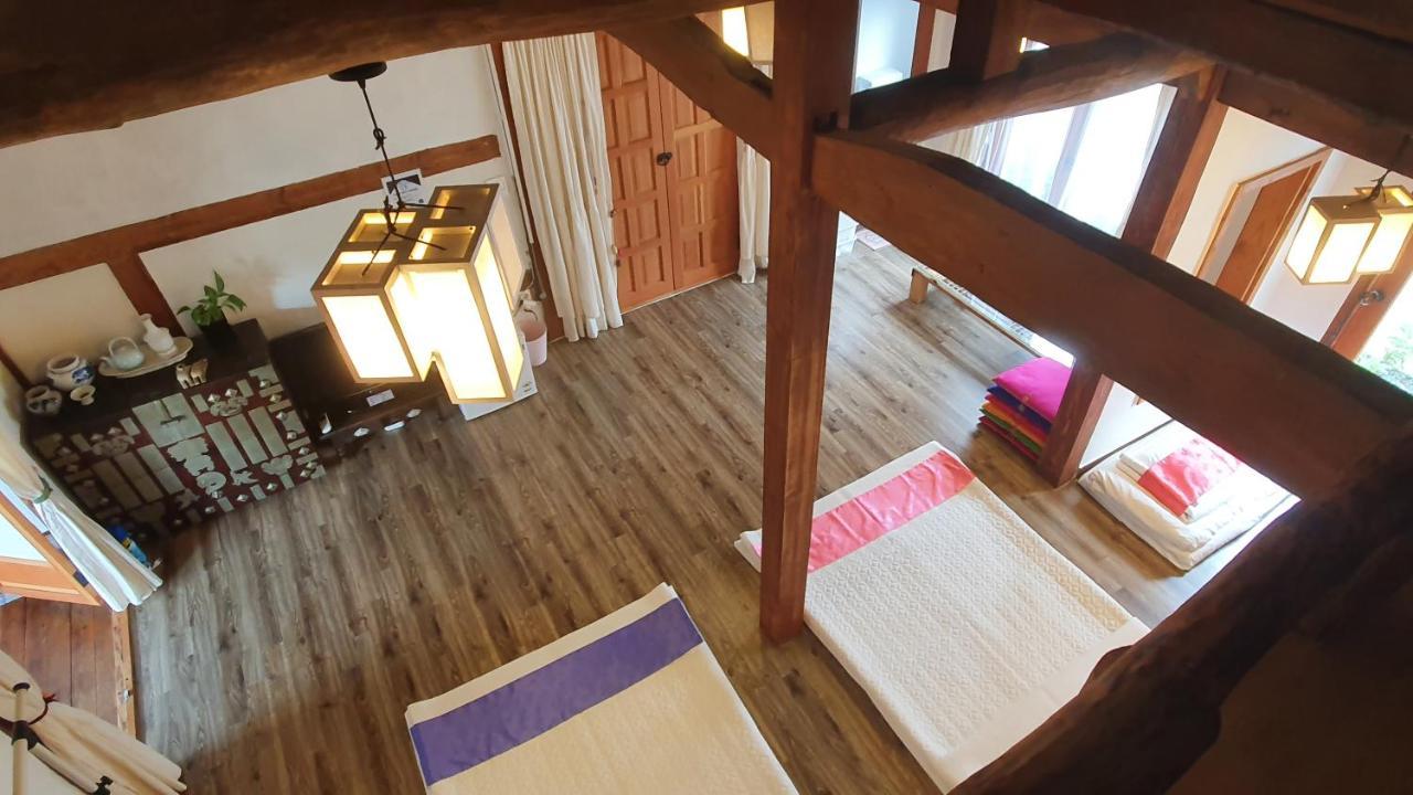 Greem Guesthouse Jeonju Bagian luar foto