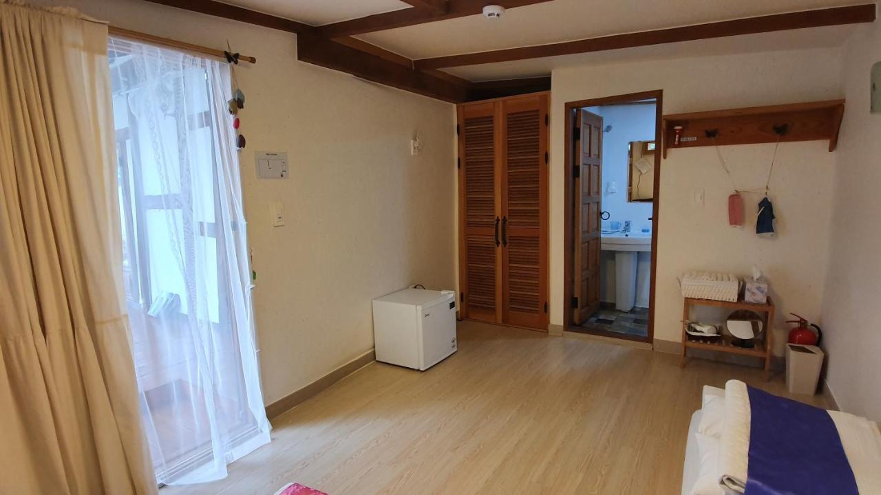 Greem Guesthouse Jeonju Bagian luar foto