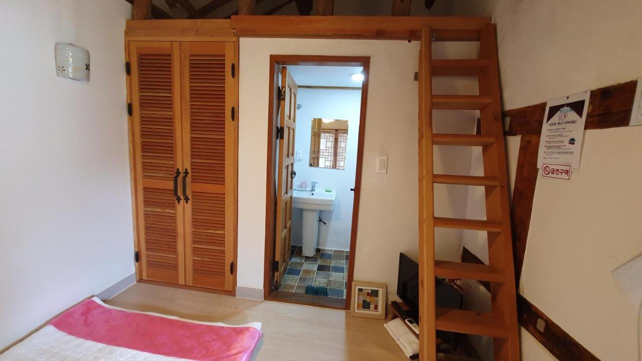 Greem Guesthouse Jeonju Bagian luar foto
