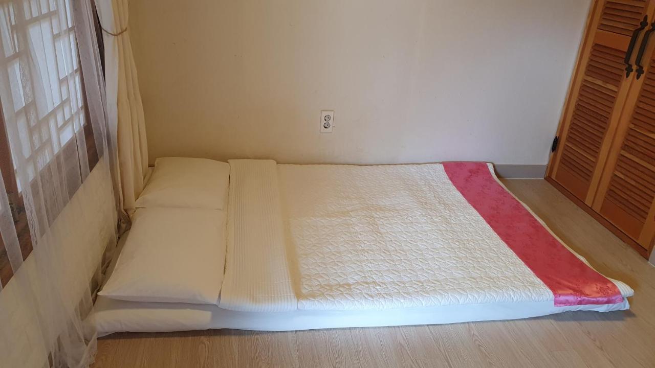 Greem Guesthouse Jeonju Bagian luar foto