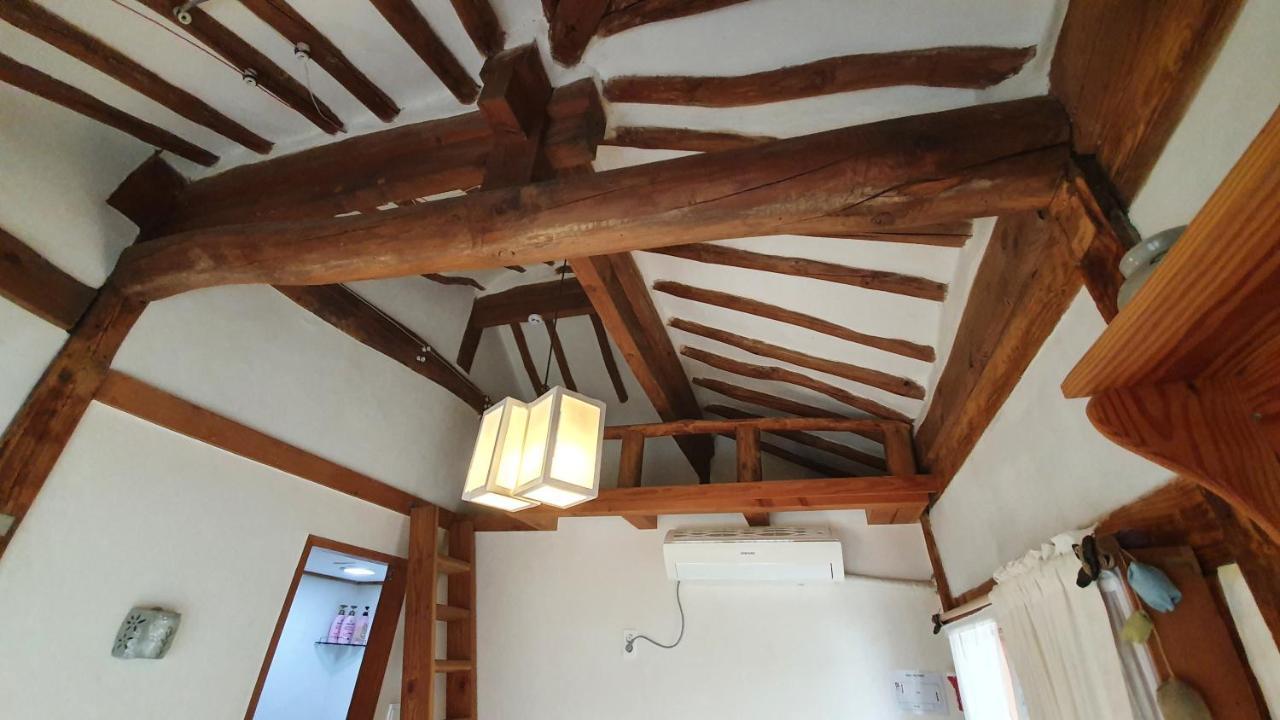 Greem Guesthouse Jeonju Bagian luar foto