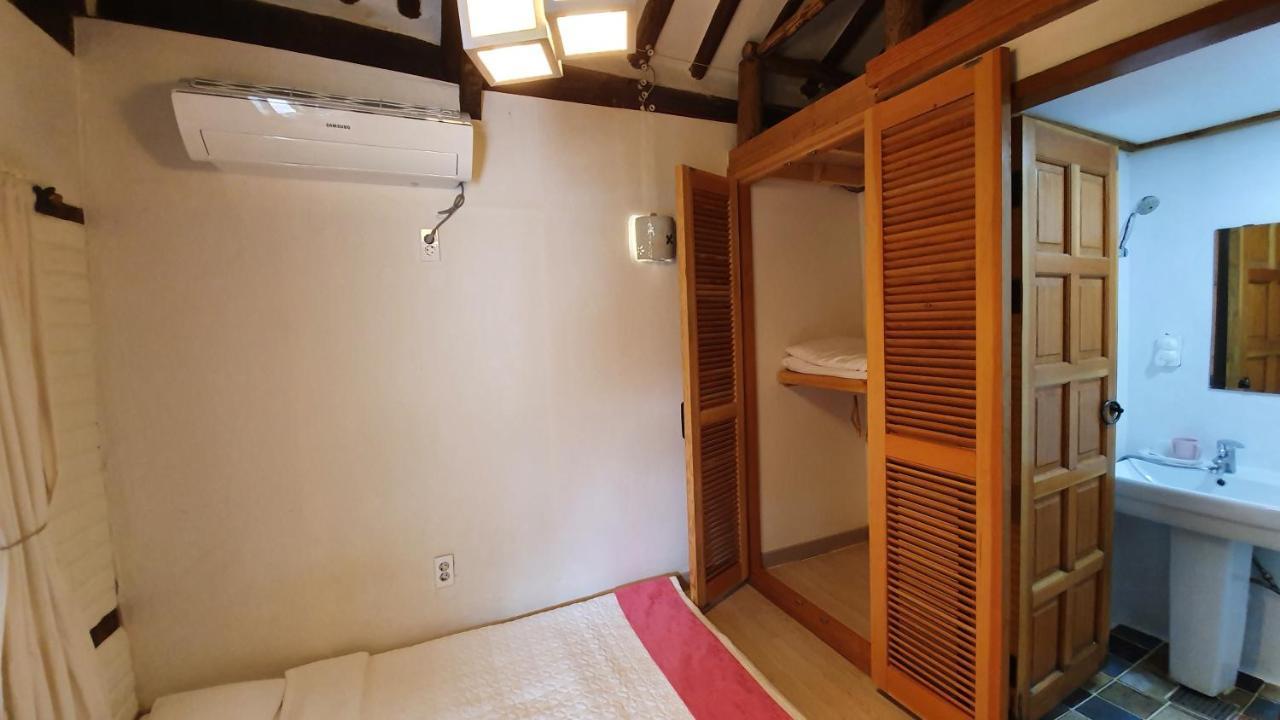 Greem Guesthouse Jeonju Bagian luar foto