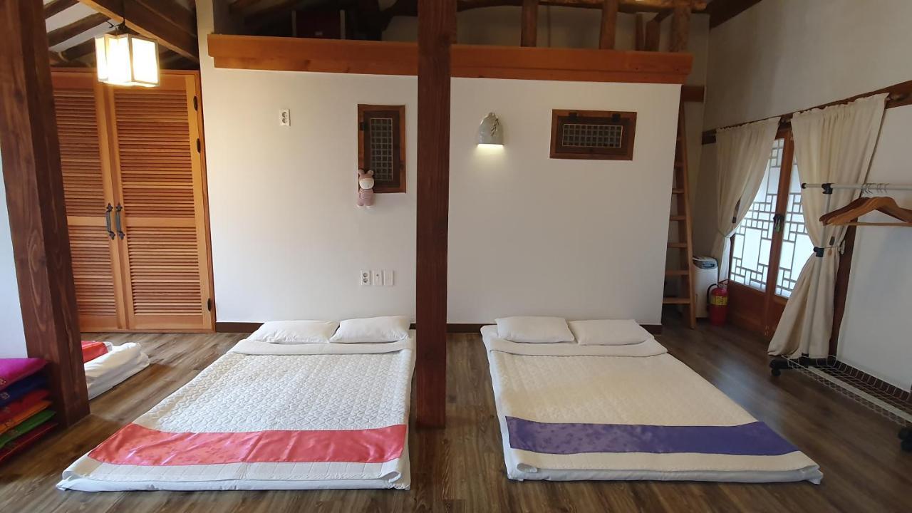 Greem Guesthouse Jeonju Bagian luar foto