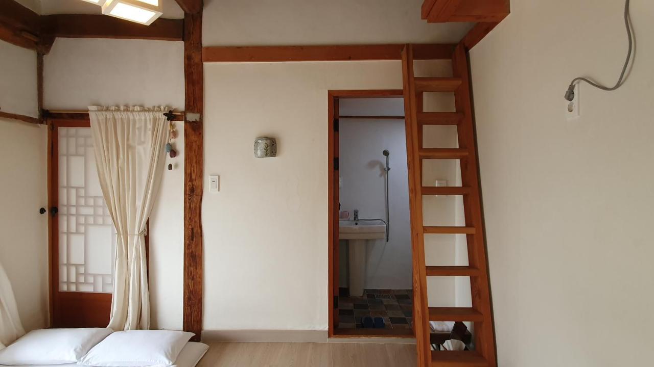 Greem Guesthouse Jeonju Bagian luar foto