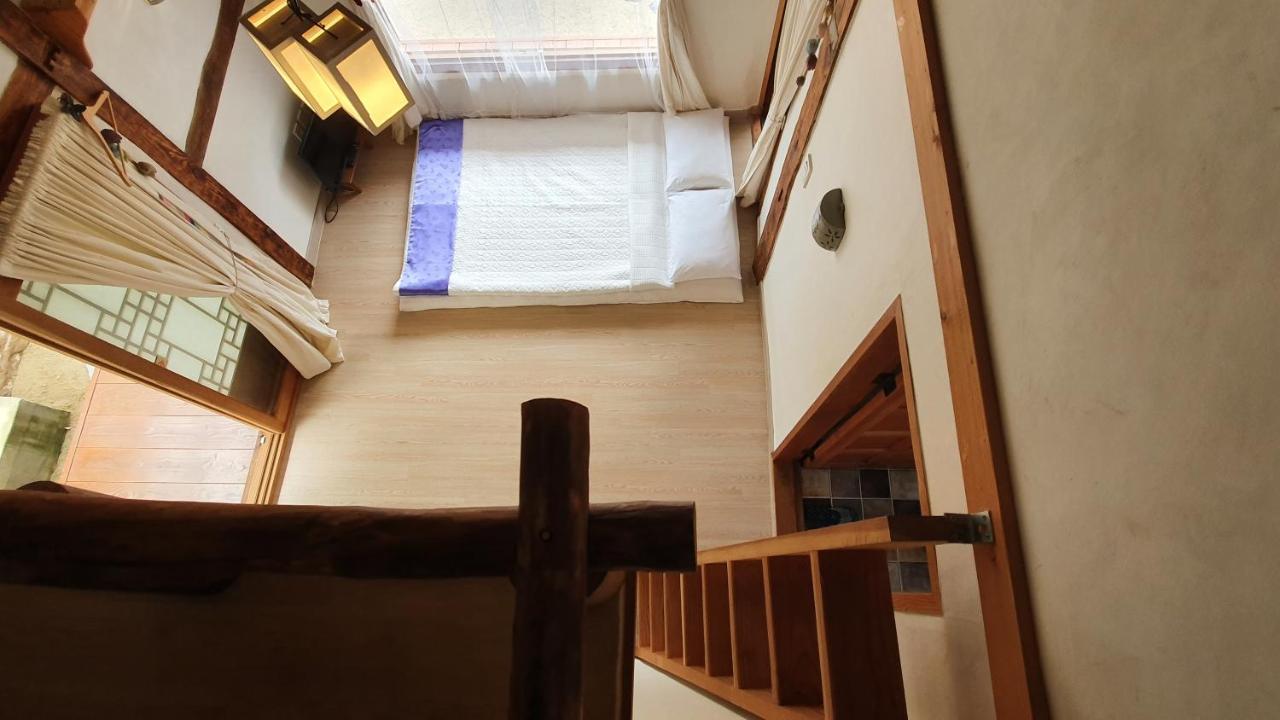Greem Guesthouse Jeonju Bagian luar foto