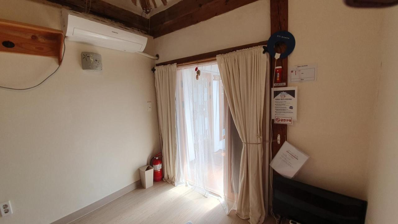 Greem Guesthouse Jeonju Bagian luar foto