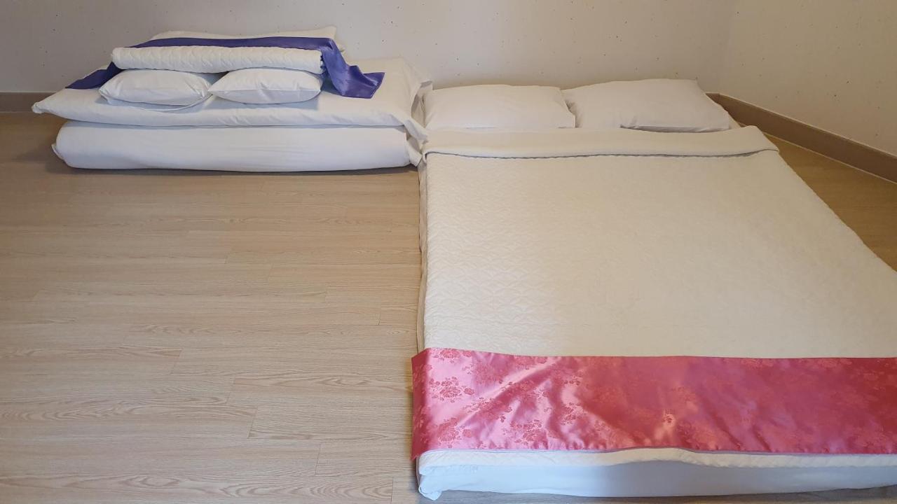 Greem Guesthouse Jeonju Bagian luar foto