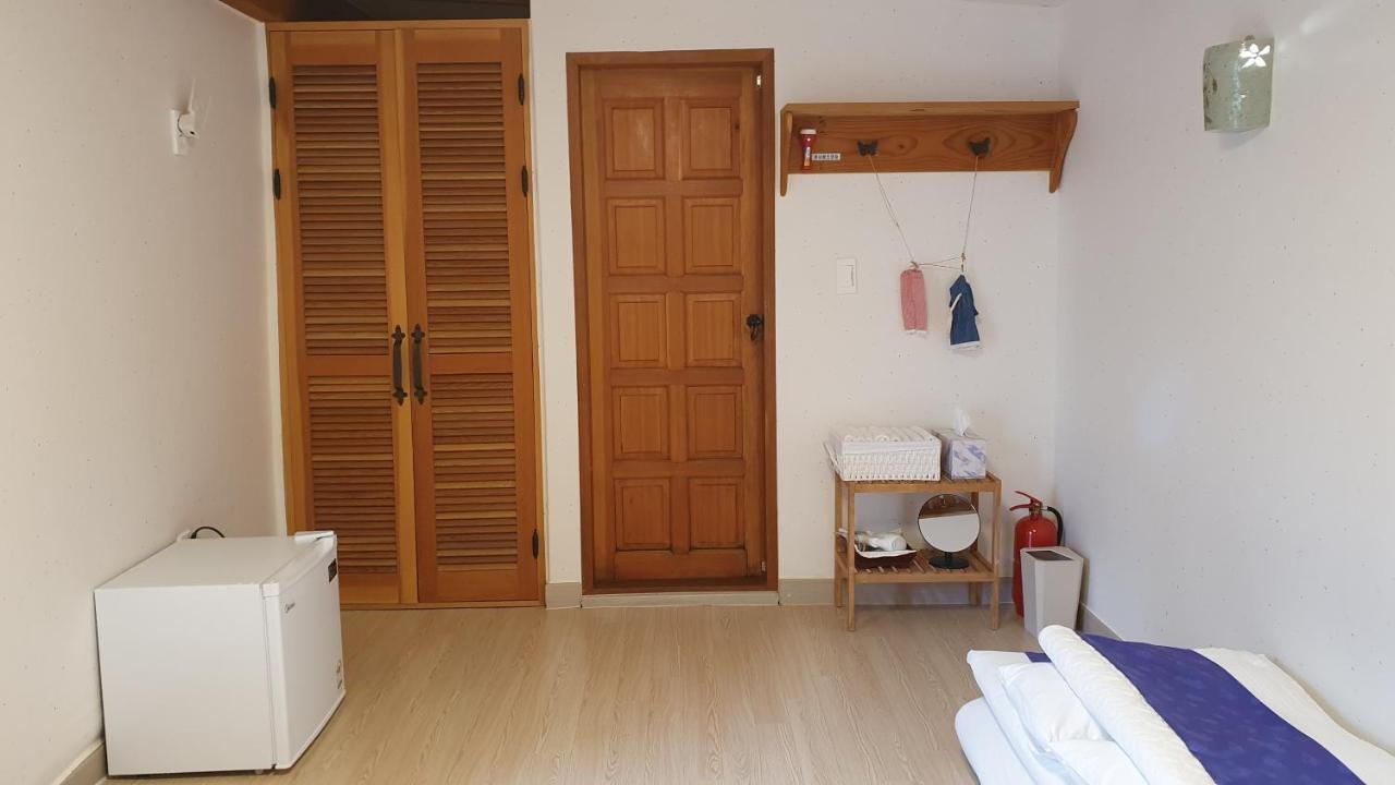 Greem Guesthouse Jeonju Bagian luar foto