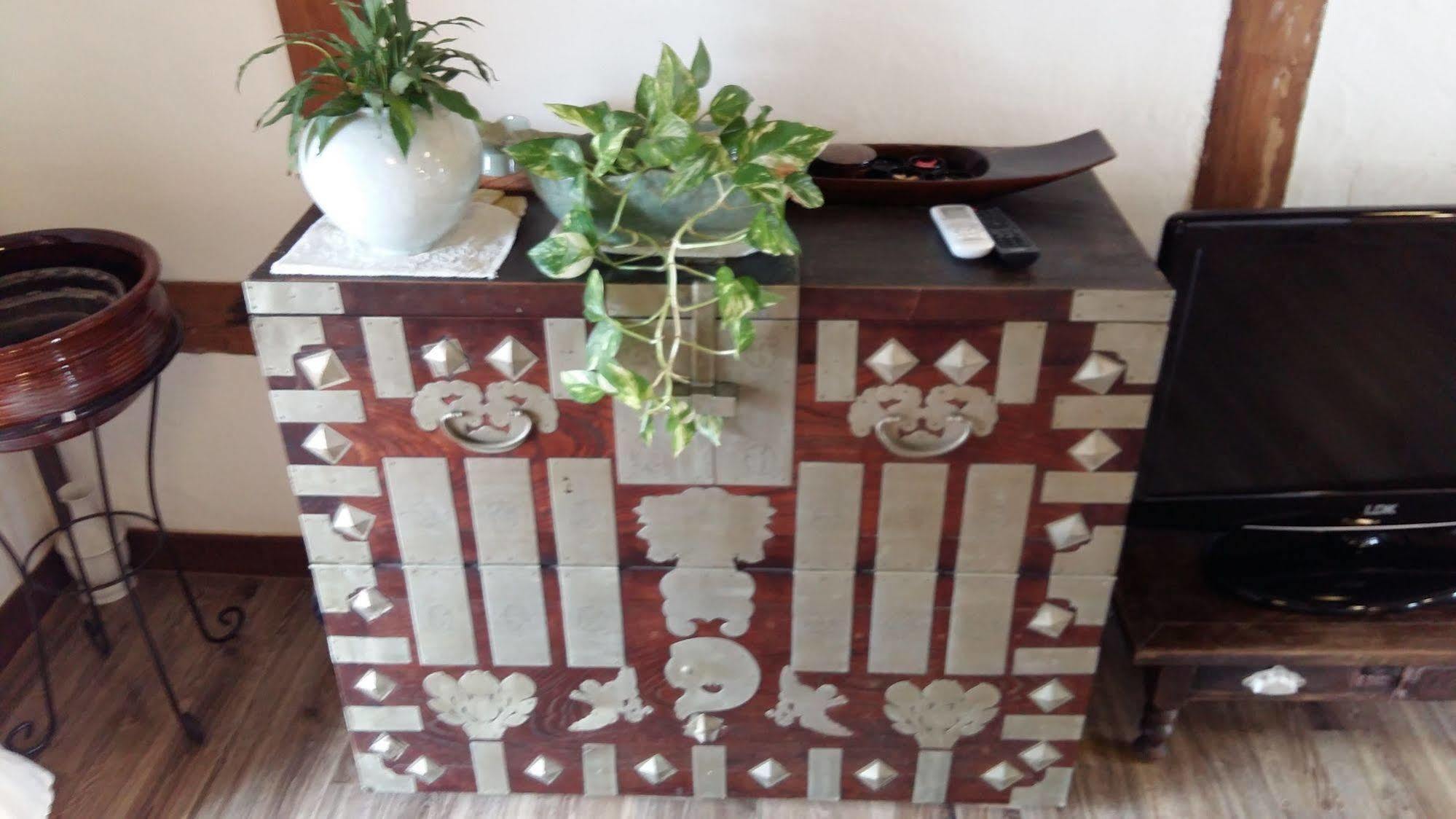 Greem Guesthouse Jeonju Bagian luar foto