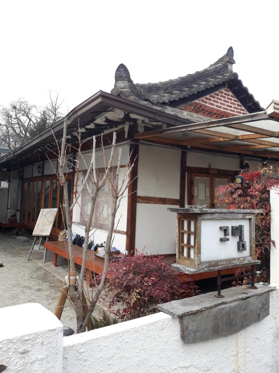 Greem Guesthouse Jeonju Bagian luar foto